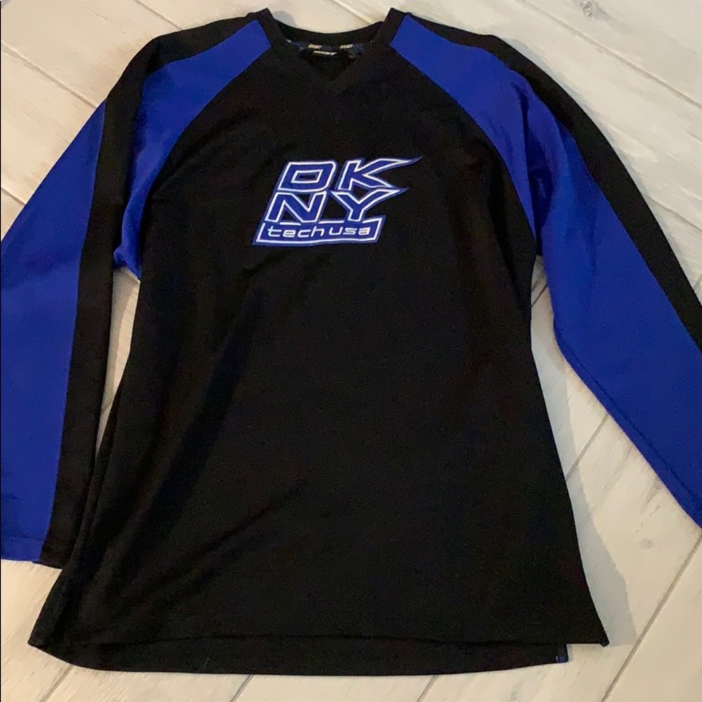 DKNY tech active gorgeous long sleeve!!